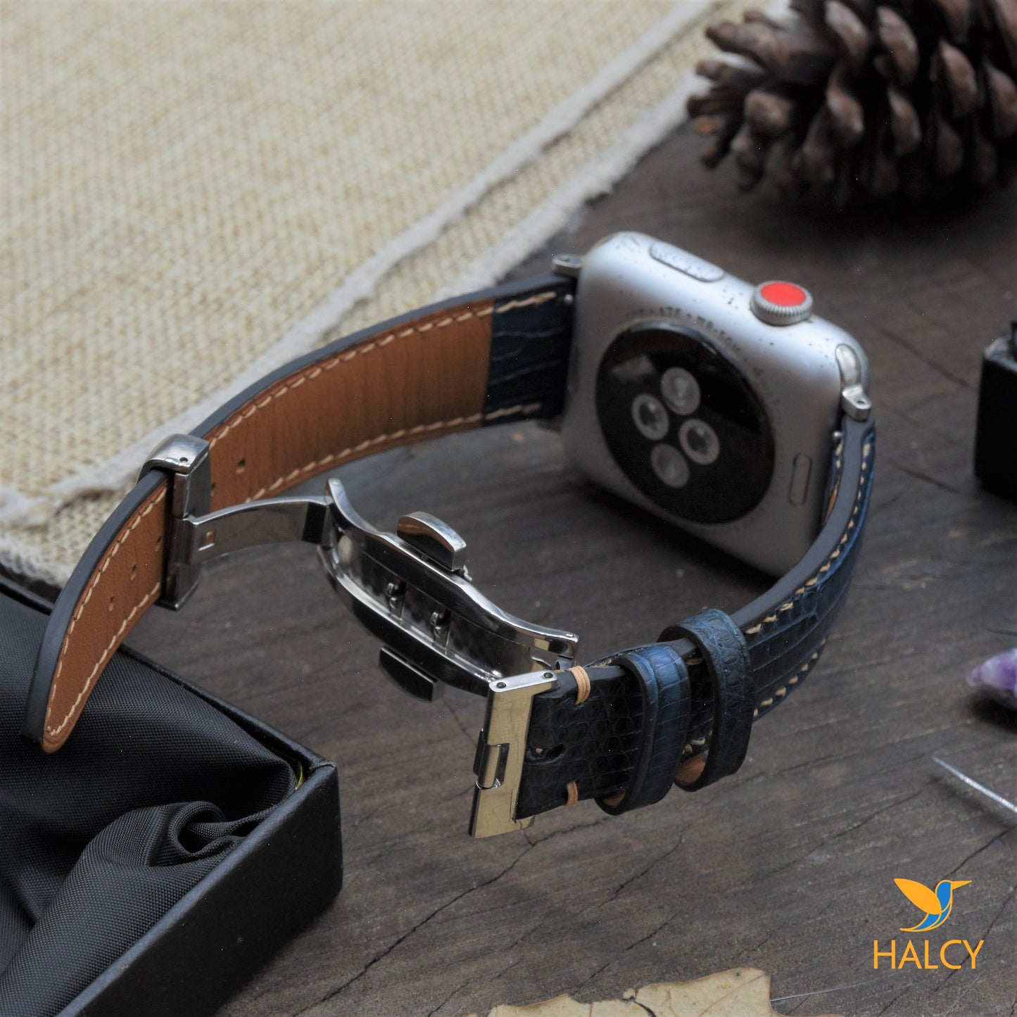 Dây đồng hồ Apple Watch làm thủ công từ Da Kỳ Đà Thái Lan - Khoá Bướm