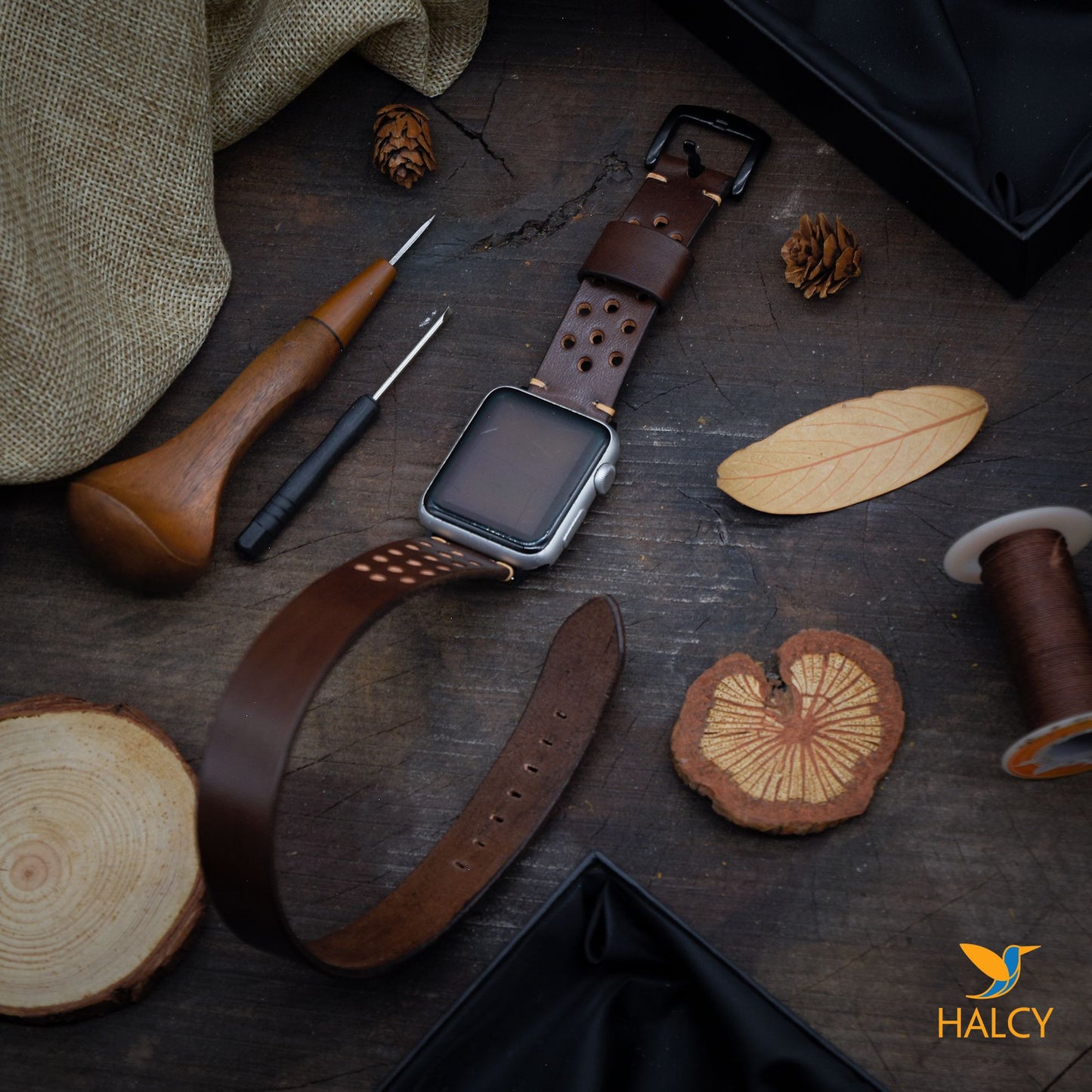 Dây đồng hồ Apple Watch hai vòng màu nâu làm thủ công từ da bò Vegetable Tanned của Ý - Lựa chọn màu khóa