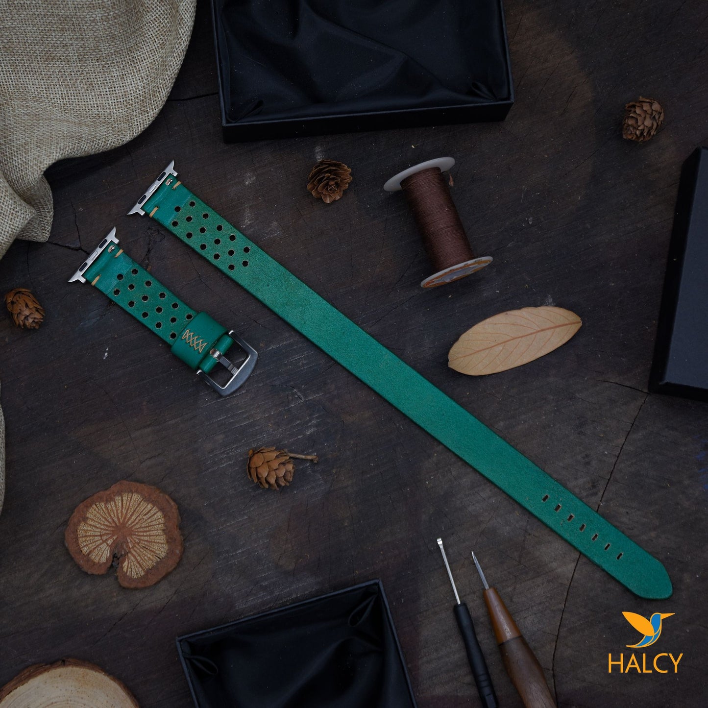 Dây đồng hồ Apple Watch hai vòng màu xanh lá cây làm thủ công từ da bò Vegetable Tanned của Ý - Lựa chọn màu khóa