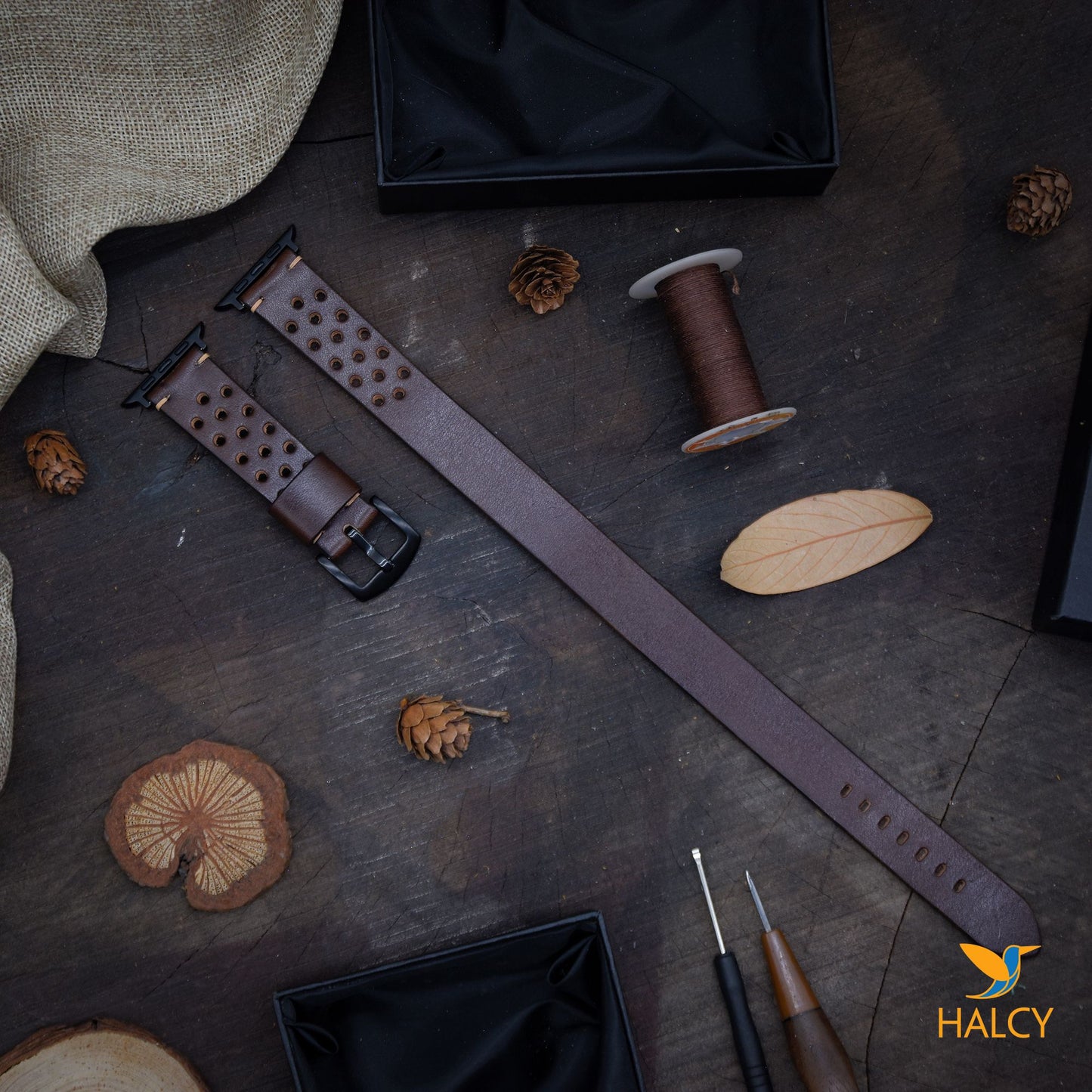 Dây đồng hồ Apple Watch hai vòng màu nâu làm thủ công từ da bò Vegetable Tanned của Ý - Lựa chọn màu khóa