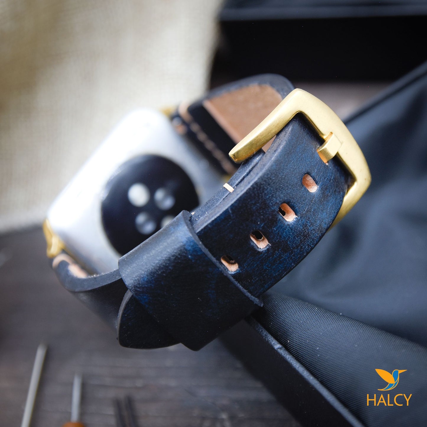 Dây đồng hồ Apple Watch làm thủ công từ da bò Vegetable Tanned của Ý - Lựa chọn màu khóa