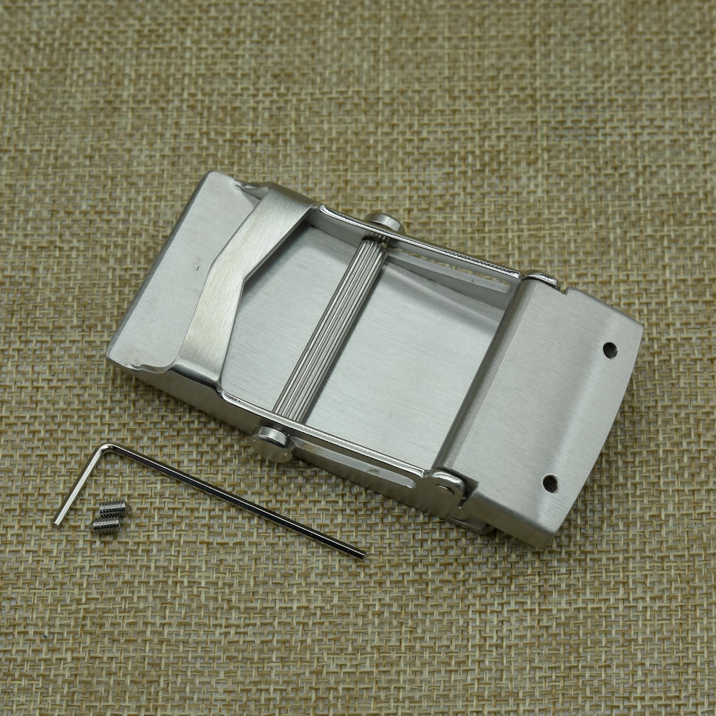 Mặt thắt lưng khóa lăn