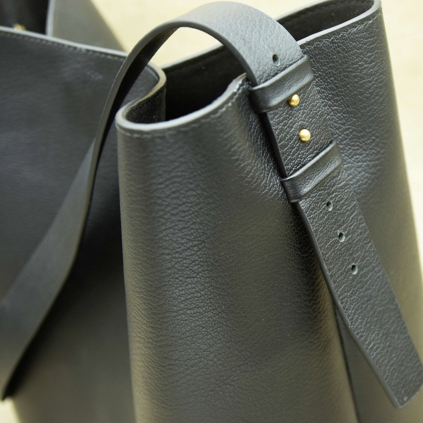 Túi Buckle Red Girl bag