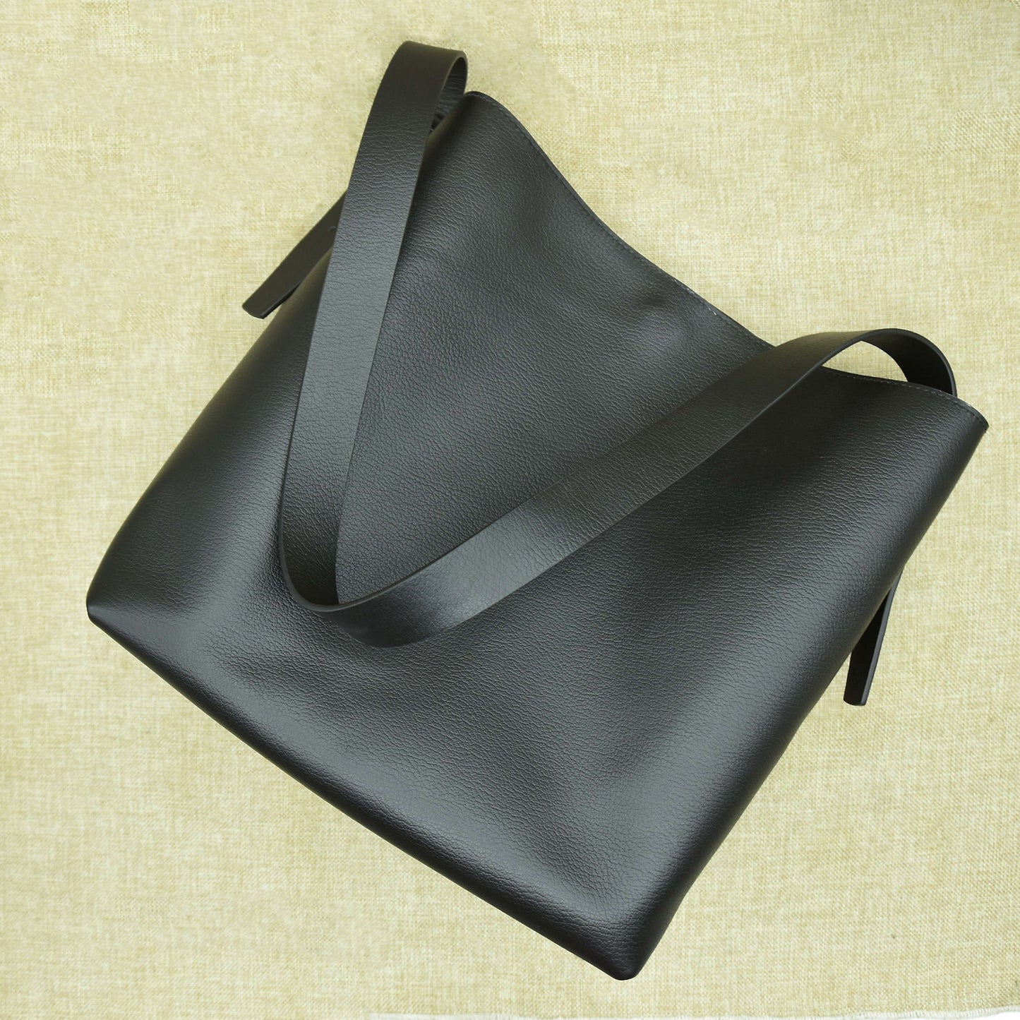 Túi Buckle Red Girl bag