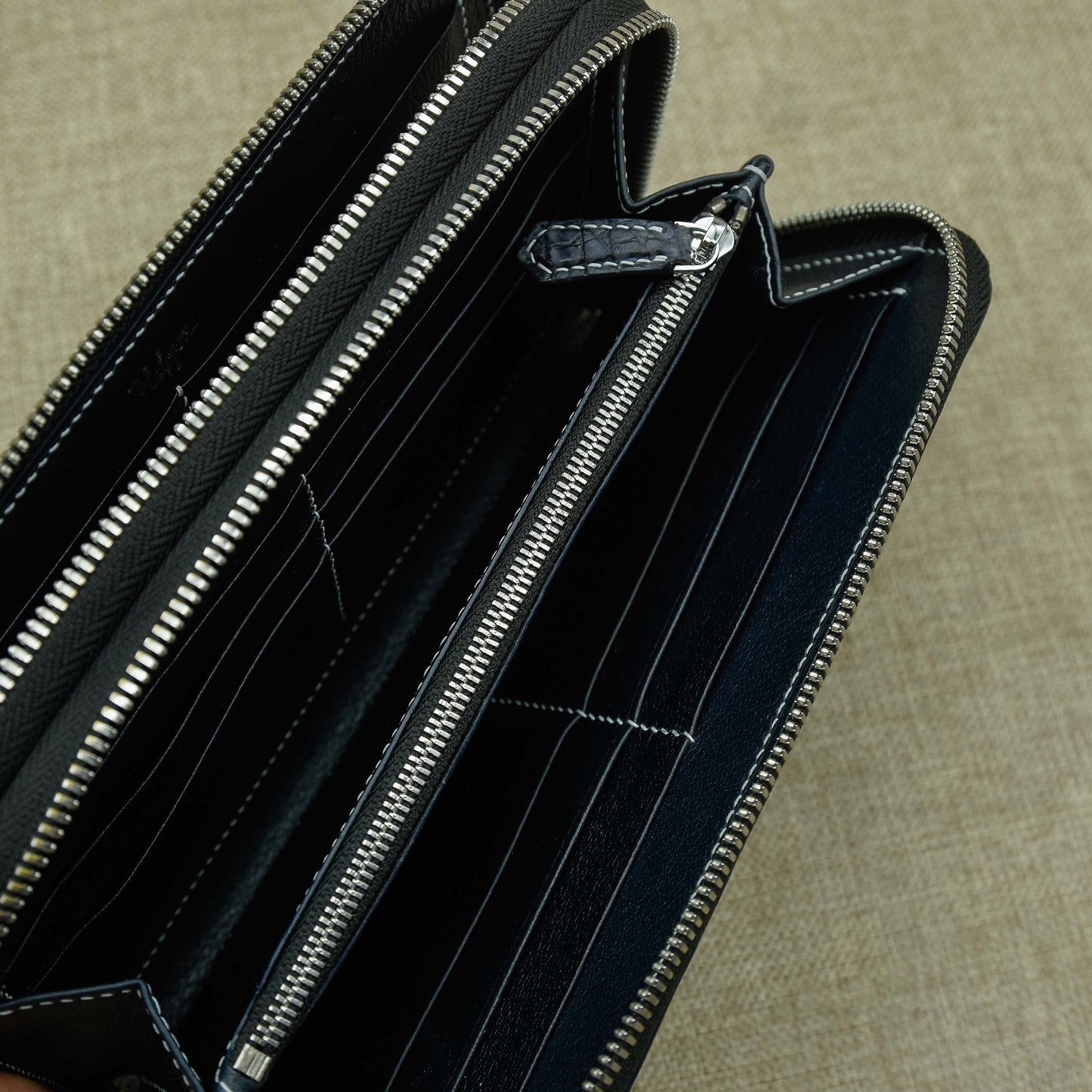 Clutch nam da cá sấu Nubuck