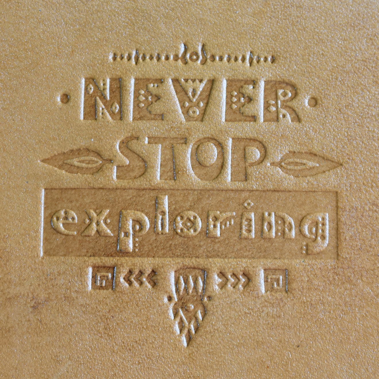 Hình dập nhiệt Never Stop Exploring/MP046 - Halcyon VN